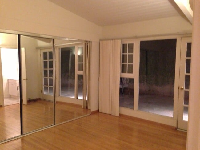 Master BR - 1815 N Beverly Glen Blvd