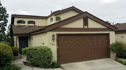Building Photo - View 2bed 2.5bath, 3 Balconies, 2 Car Garage, pool in Tierrasanta!