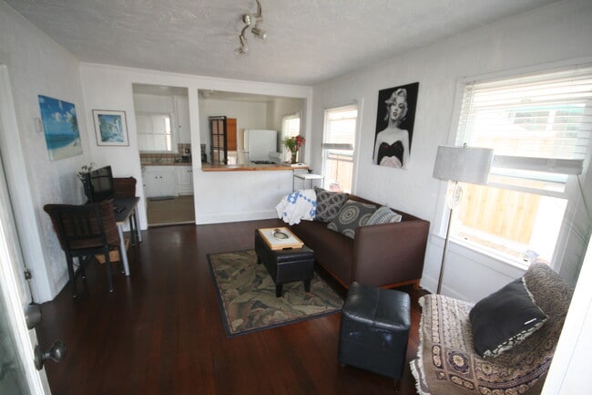 Photo - 104 N Guadalupe Ave