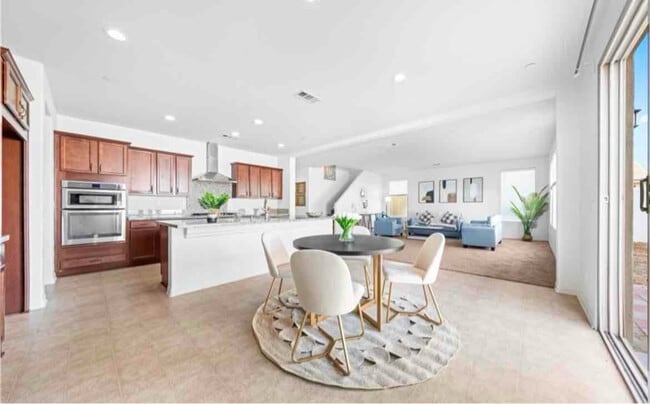 Photo - 4790 Preston St