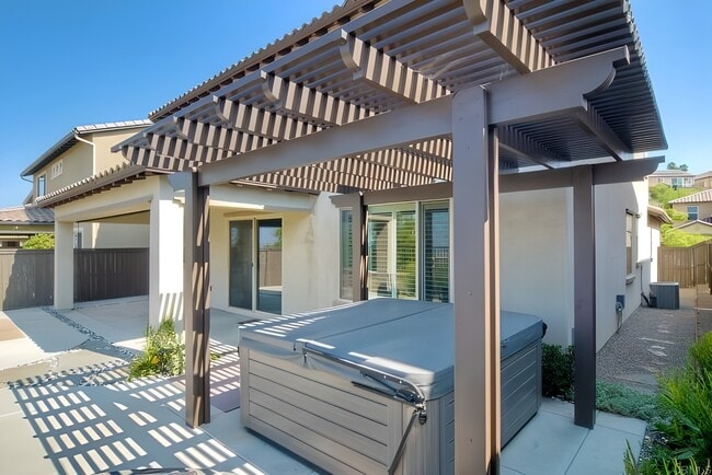 Jacuzzi Spa - 520 Machado Way