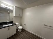 Oversized bathroom inside Studio - Cloud Nine