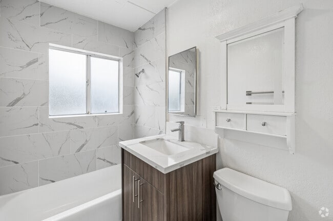 1BR, 1BA - 511SF - Bathroom - 6565 Segovia Rd