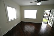 Photo - Charming 1 Bedroom Cottage in Ocean Beach House