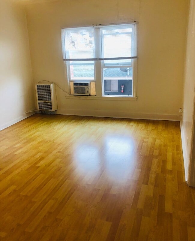 Studio includes all utilites, kitchen appl... - Studio includes all utilites, kitchen appl... Apartment Unit 305