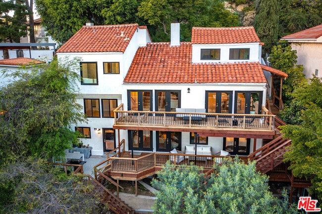 Photo - 3323 N Knoll Dr