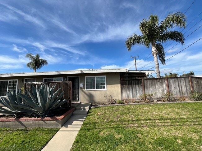 Building Photo - 8171 Opal Cir Unit B