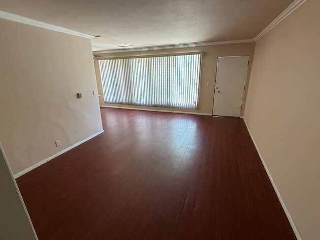 Building Photo - 1221 S Sherbourne Dr Unit 3