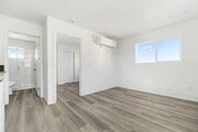 Photo - Newly renovated 1 bedroom / 1 bath apartment available now! Unit 1514 1/2