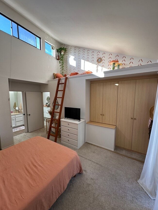 Photo - 1221 Essex St