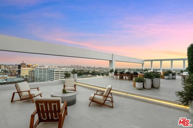 Photo - 7135 Hollywood Blvd Unit PHE