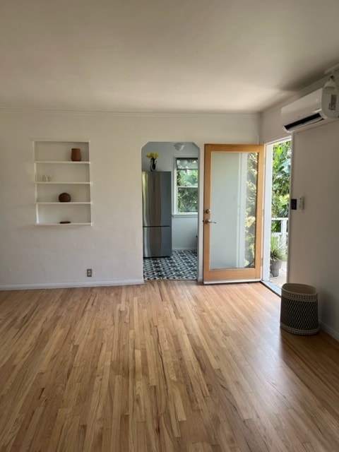 Building Photo - 3034 Perlita Ave Unit Detatched duplex