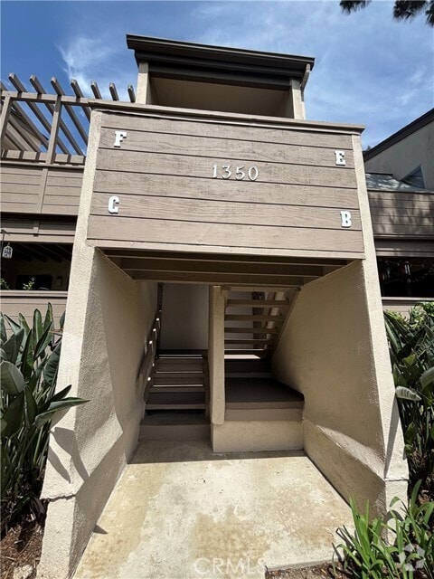 Building Photo - 1350 Cabrillo Park Dr Unit F Rental