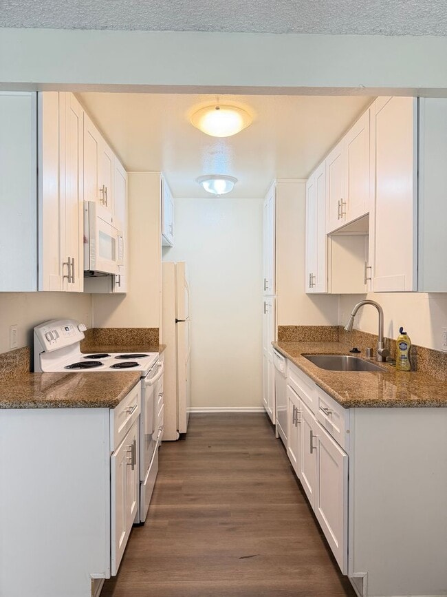 Photo - *Spacious 1 Bedroom in La Jolla!*