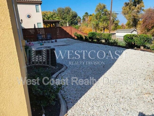 Photo - 18468 Hillview Ln