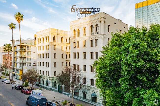 Building Photo - Evanston Apartments