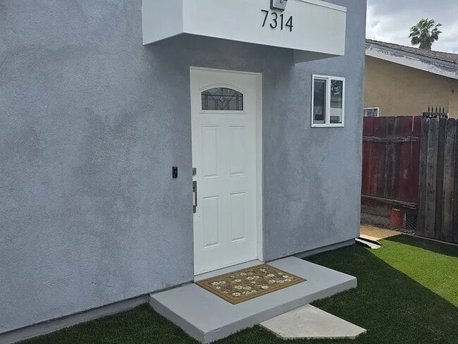 Building Photo - 7314 Gaviota Ave