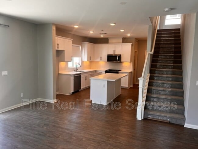 Photo - 8696 Camden Dr