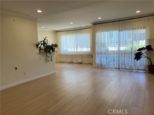 Building Photo - 5328 Newcastle Ave Unit 62