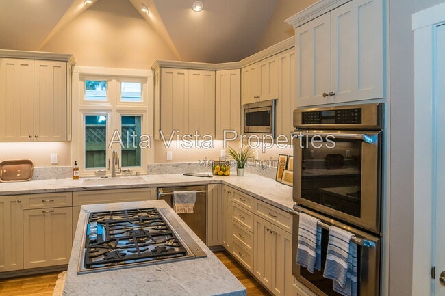 Photo - 5606 Dolphin Pl