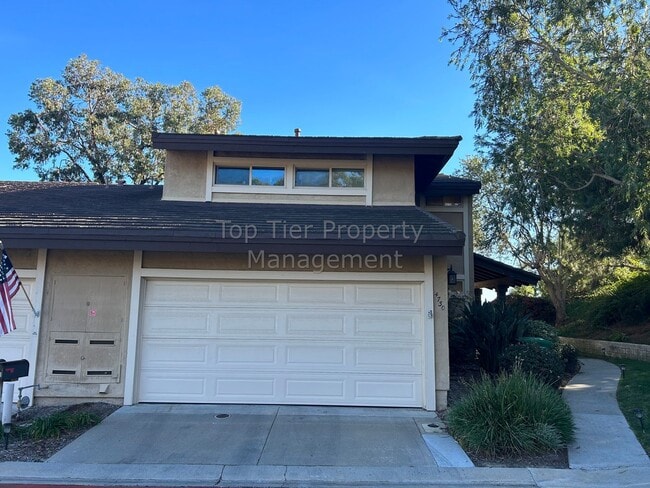 Building Photo - Beautiful 3 bed / 2.5 bath Townhome in Carlsbad