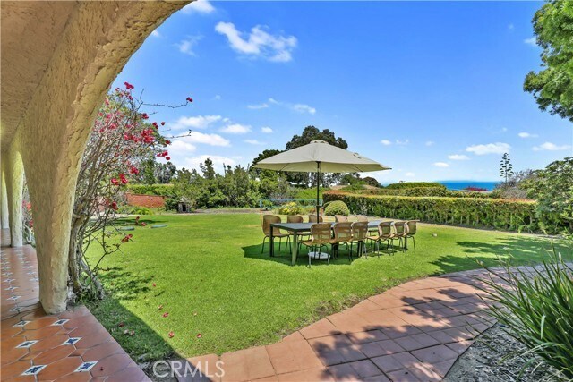 Photo - 7161 Grasswood Ave