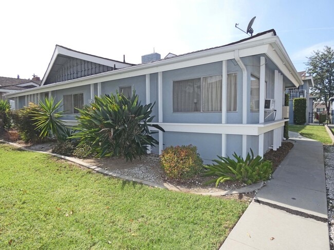 Building Photo - 12401 Breezewood Dr Unit Apt. #2