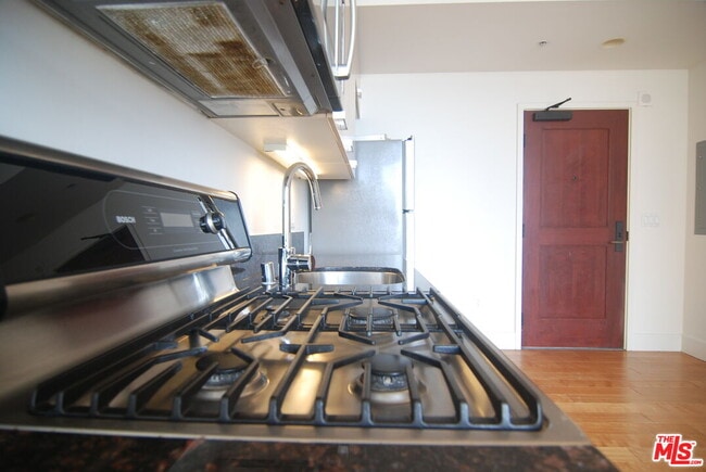 Photo - 460 S Spring St Unit 907