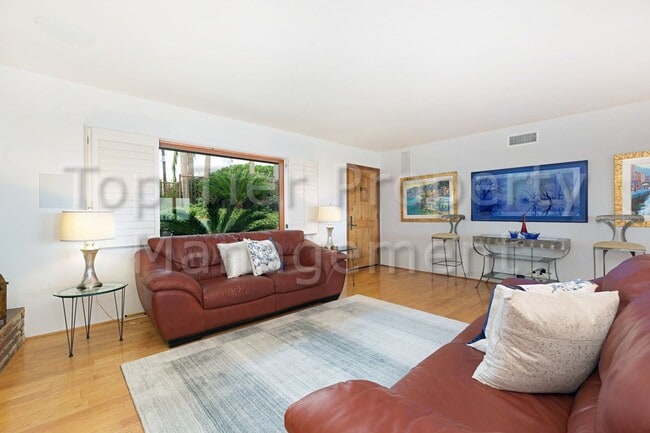 Photo - Spectacular, fully furnished 3 Bd/2 Ba, 13...