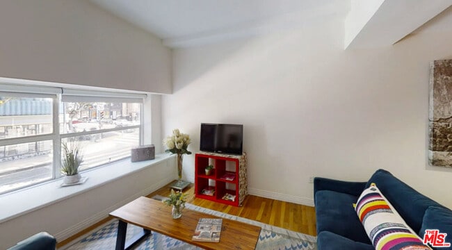 Photo - 901 S Broadway Unit 204