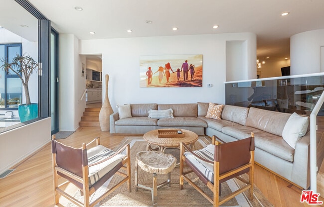 Photo - 31550 Victoria Point Rd