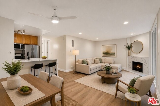 Building Photo - 6305 Green Valley Cir Unit 115
