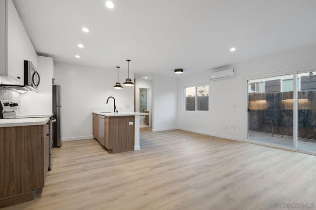 Photo - 2101 Dale St Apartment Unit D