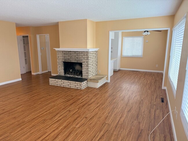 Photo - 5847-5849 Mildred St Unit 5849