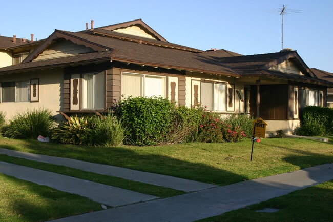 Building Photo - 112 S Delano St Unit 4