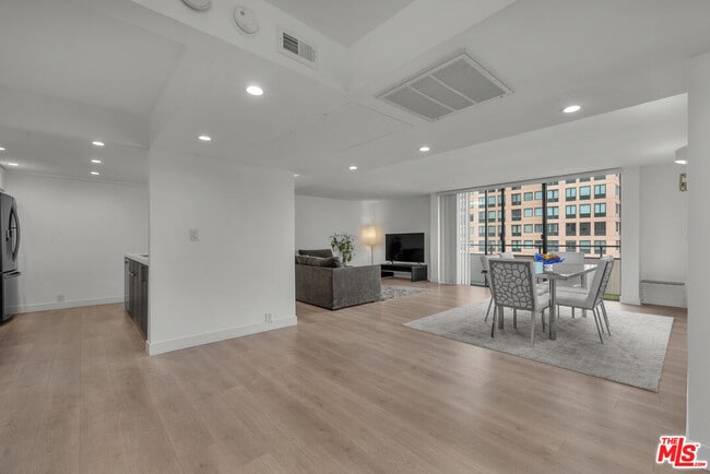 Photo - 10535 Wilshire Blvd Unit 1014