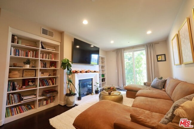 Photo - 14412 Killion St