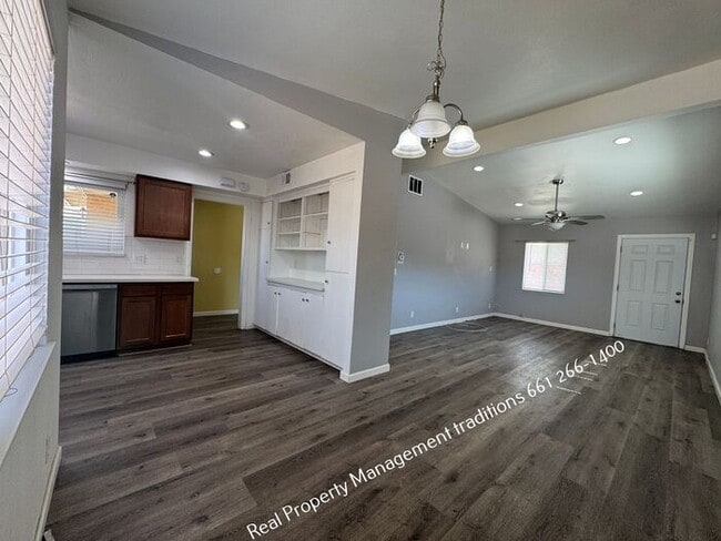 Photo - 2 plus 1 duplex - ALL UTILITIES INCLUDED!!!