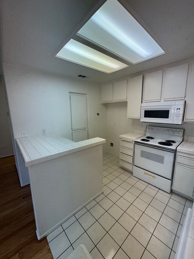 Photo - 1 Bedroom 1 Bathroom Available in Sierra V... Unit 2505