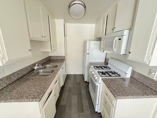 Photo - 447 W Elk Ave Unit 3