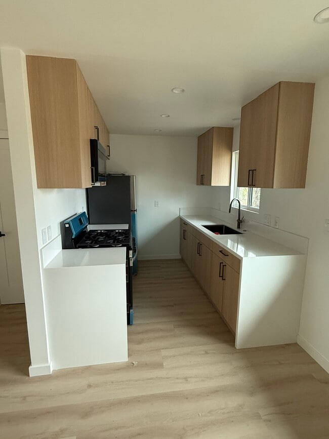 Building Photo - 14818 Astoria St Unit #3 Astoria