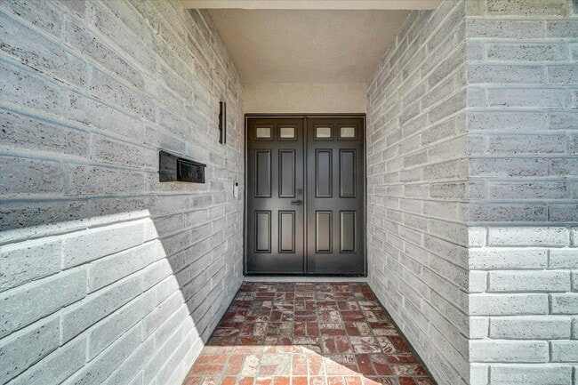 Photo - 17472 Bellport Cir