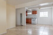 Photo - 3 Bedroom, 1 Bath Apartment close to every...
