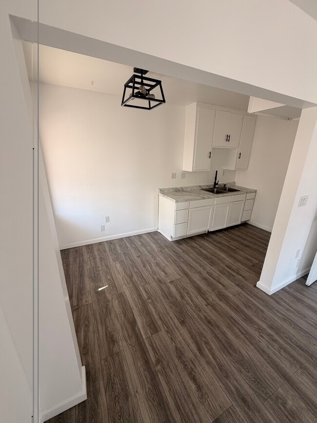 Photo - 760 1/2 S Hillview Ave Unit 760 1/2