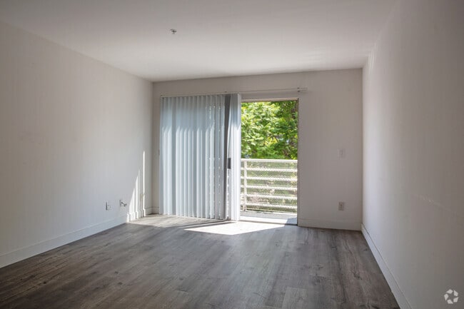 2BR, 2BA - Edgemont Court Apartments