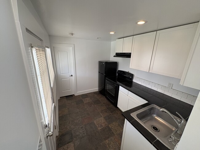 Photo - 1740 Whitefield Rd