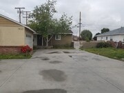 Photo - 1433 E Lincoln Ave House