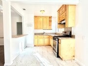 Photo - Charming front house 2b/d 2 b/a