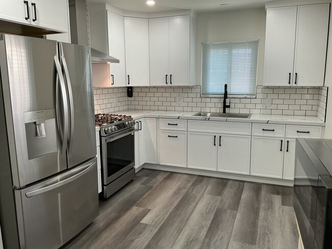 Photo - 4940 Lennox Blvd Unit A