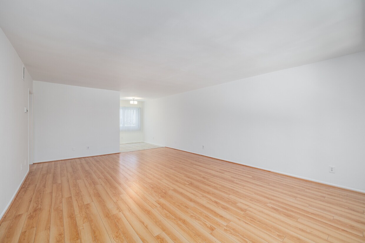 3D Tour - 8722 Delgany Ave